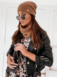 Load image into Gallery viewer, Set: hat and scarf caramel