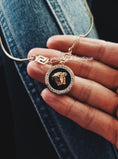 Load image into Gallery viewer, Neck chain
