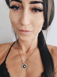 Load image into Gallery viewer, Neck chain
