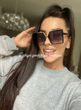 Load image into Gallery viewer, Sunglasses
